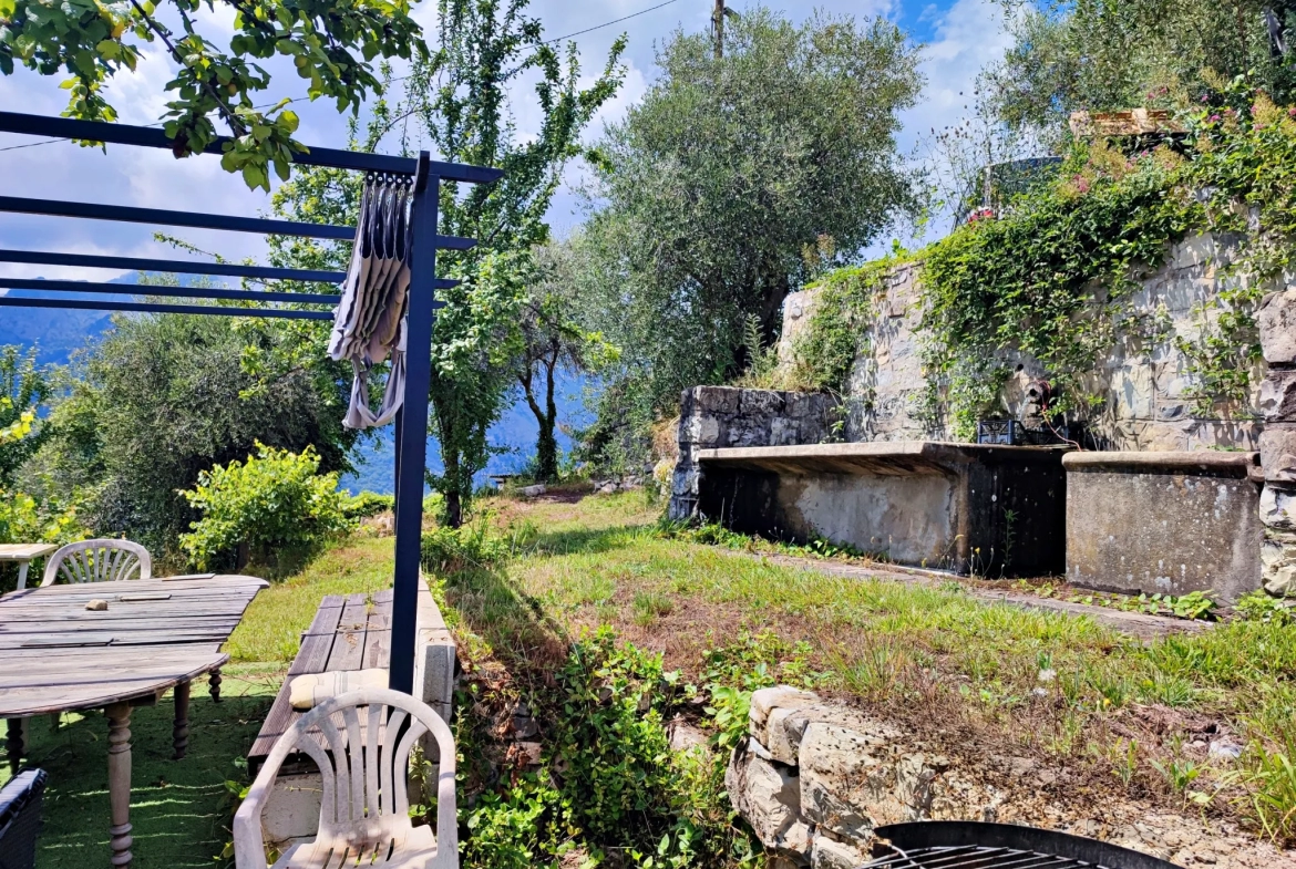 Propriété à Loda (Lantosque) avec vue panoramique sur la vallée 