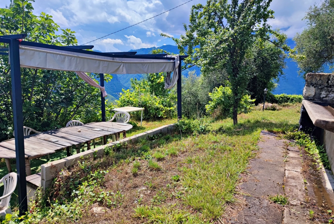 Propriété à Loda (Lantosque) avec vue panoramique sur la vallée 