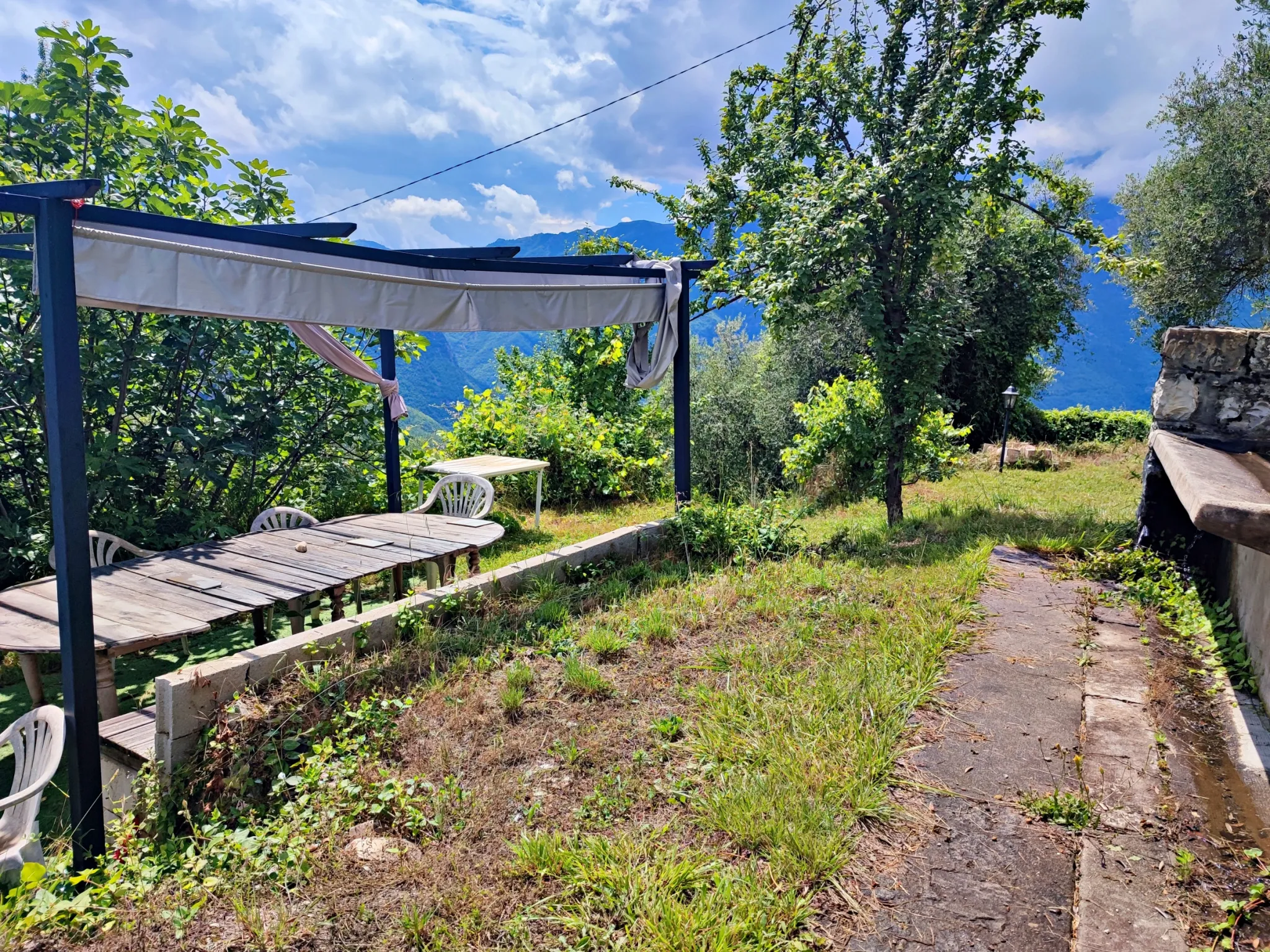 Propriété à Loda (Lantosque) avec vue panoramique sur la vallée 