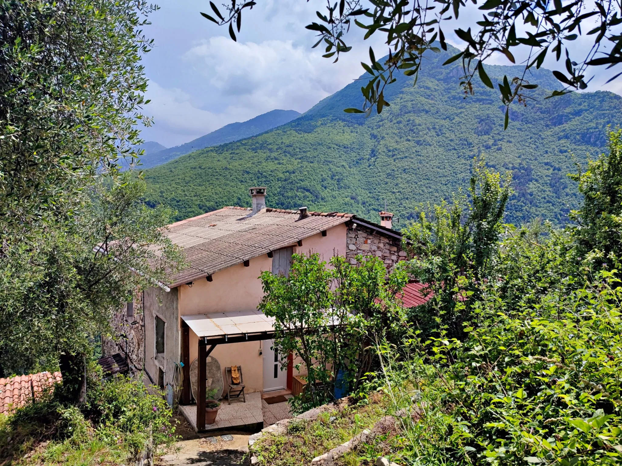 Propriété à Loda (Lantosque) avec vue panoramique sur la vallée 