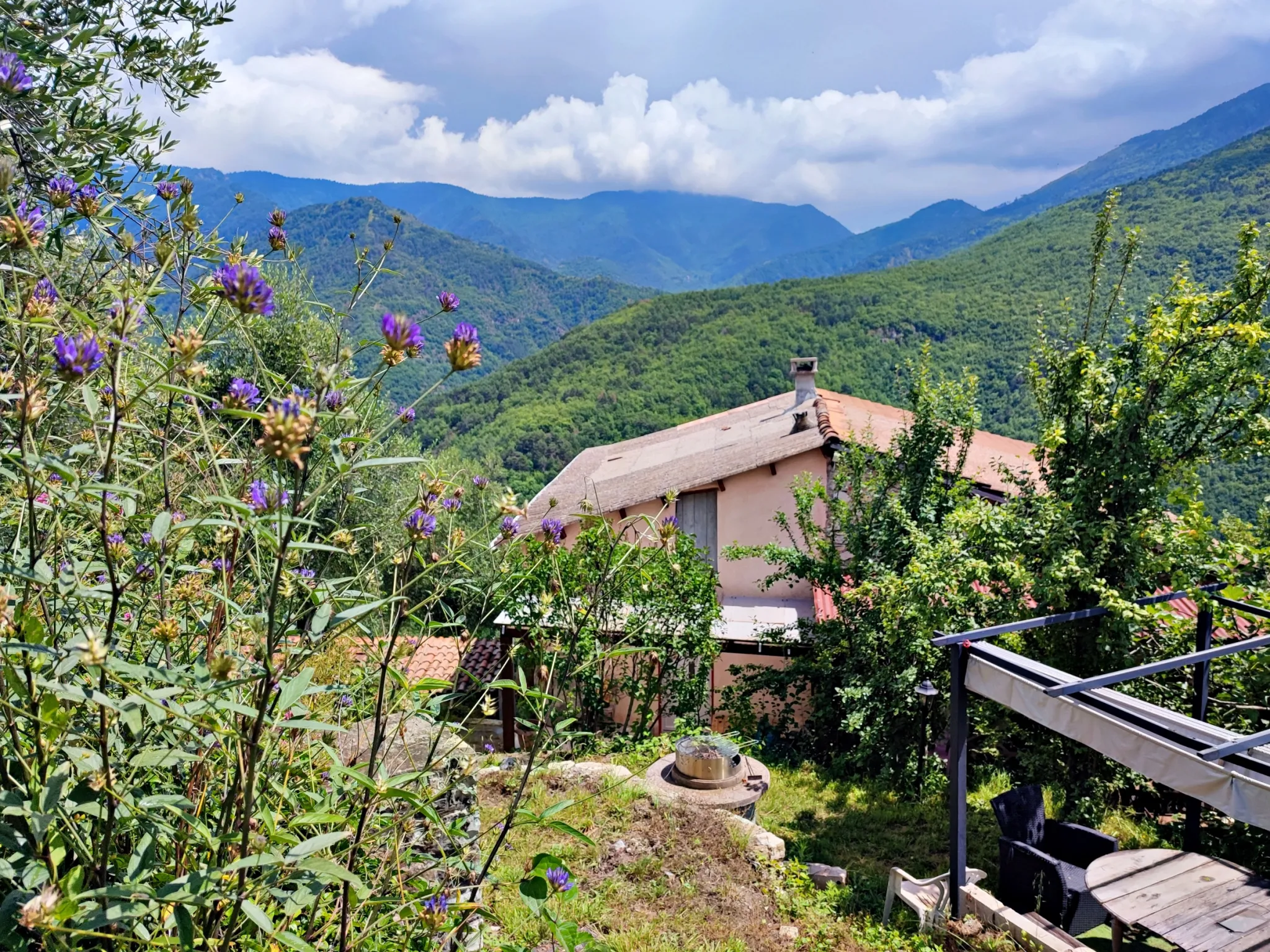 Propriété à Loda (Lantosque) avec vue panoramique sur la vallée 