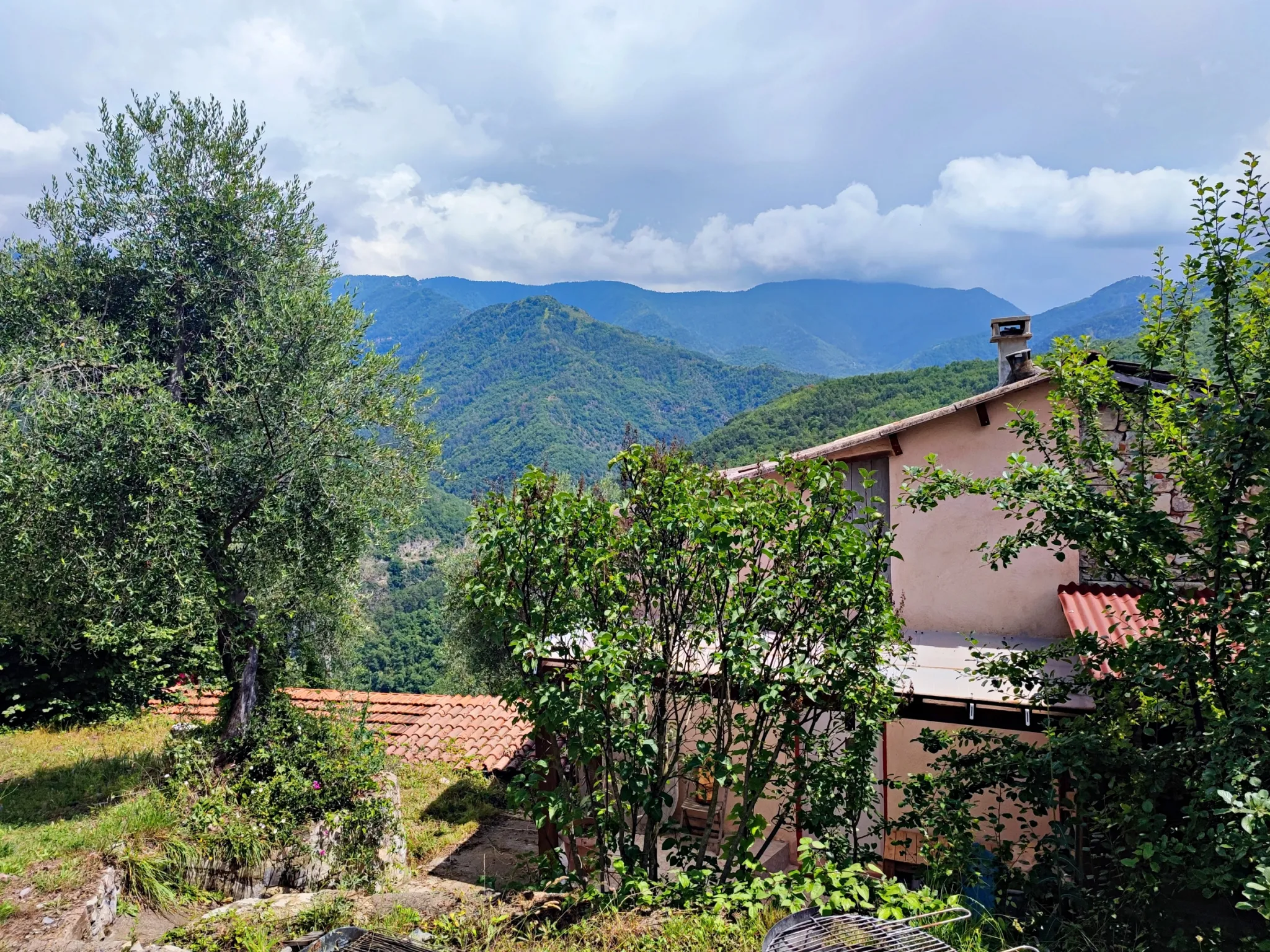 Propriété à Loda (Lantosque) avec vue panoramique sur la vallée 