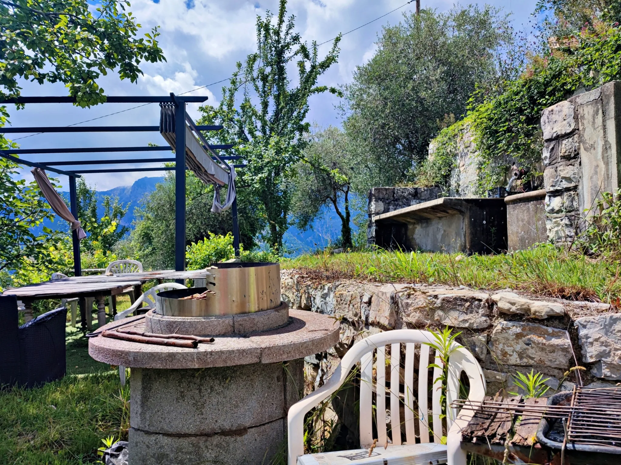 Propriété à Loda (Lantosque) avec vue panoramique sur la vallée 