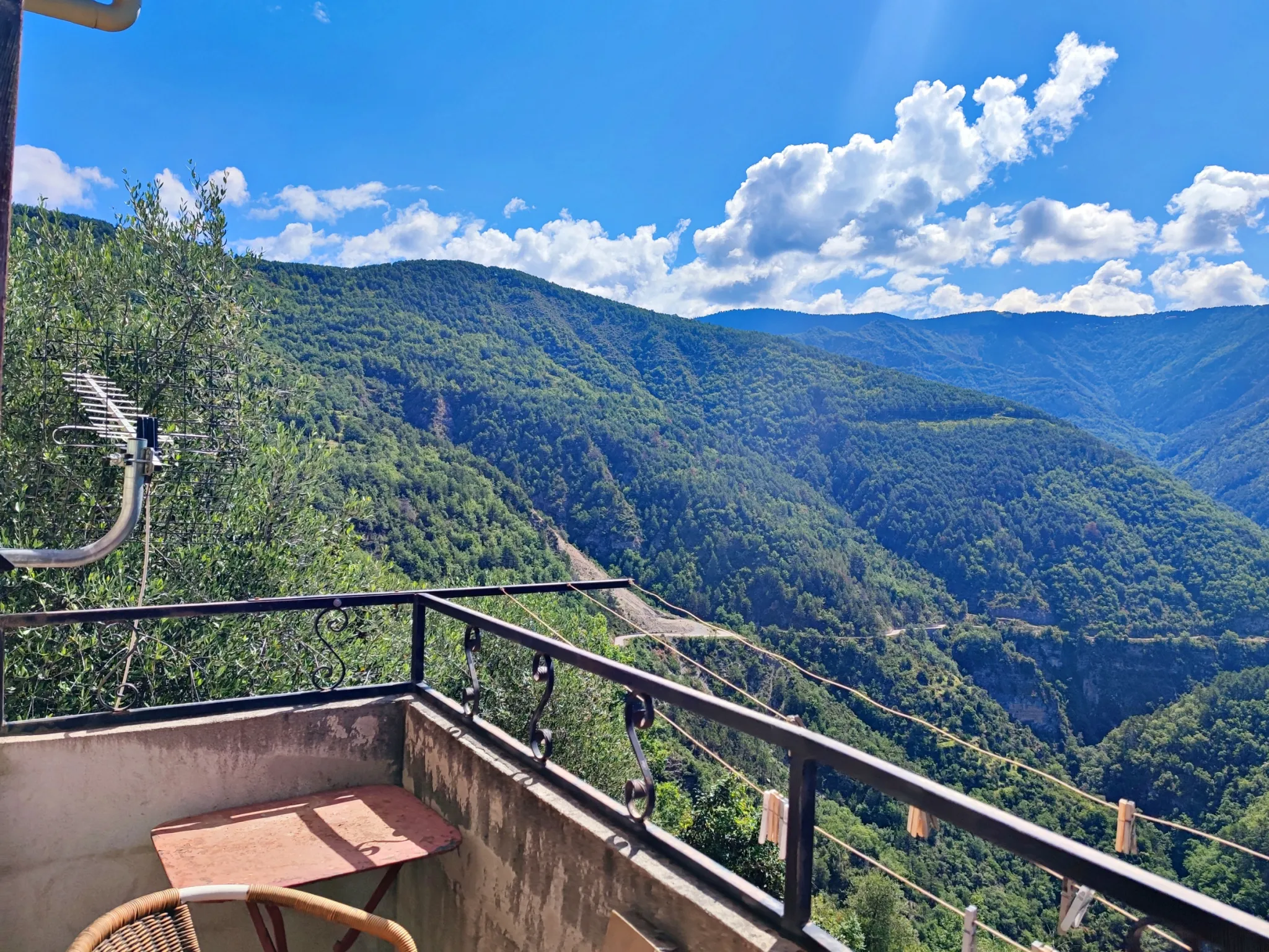 Propriété à Loda (Lantosque) avec vue panoramique sur la vallée 