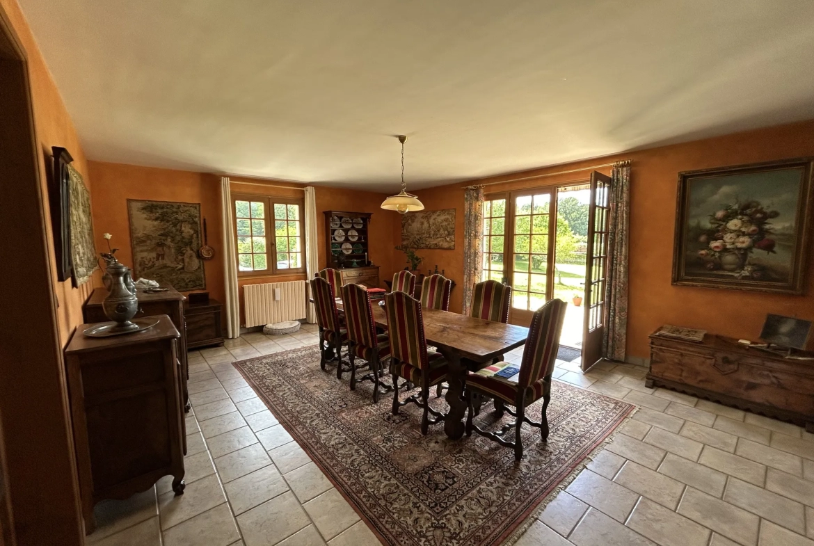 Maison spacieuse avec 5 chambres à Saint Clément en Corrèze 