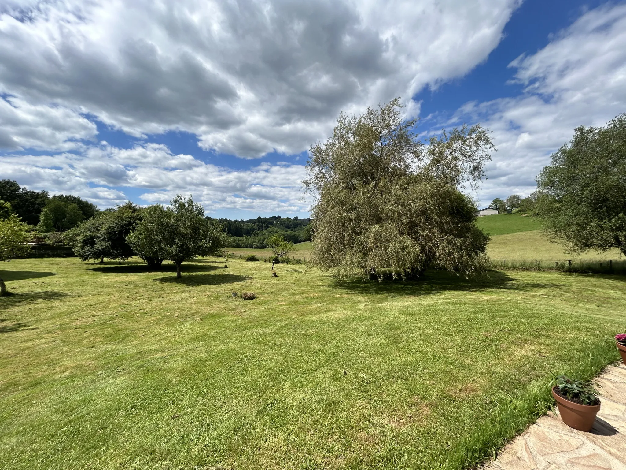 Maison spacieuse avec 5 chambres à Saint Clément en Corrèze 