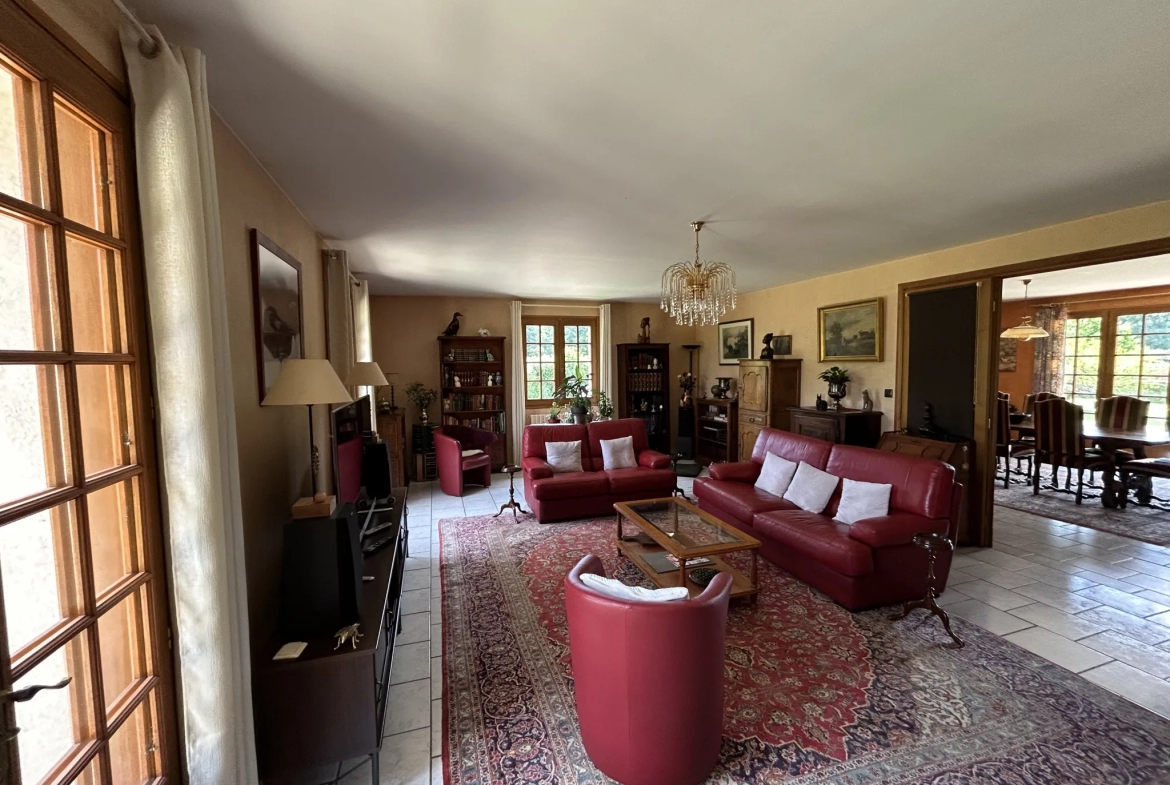 Maison spacieuse avec 5 chambres à Saint Clément en Corrèze 