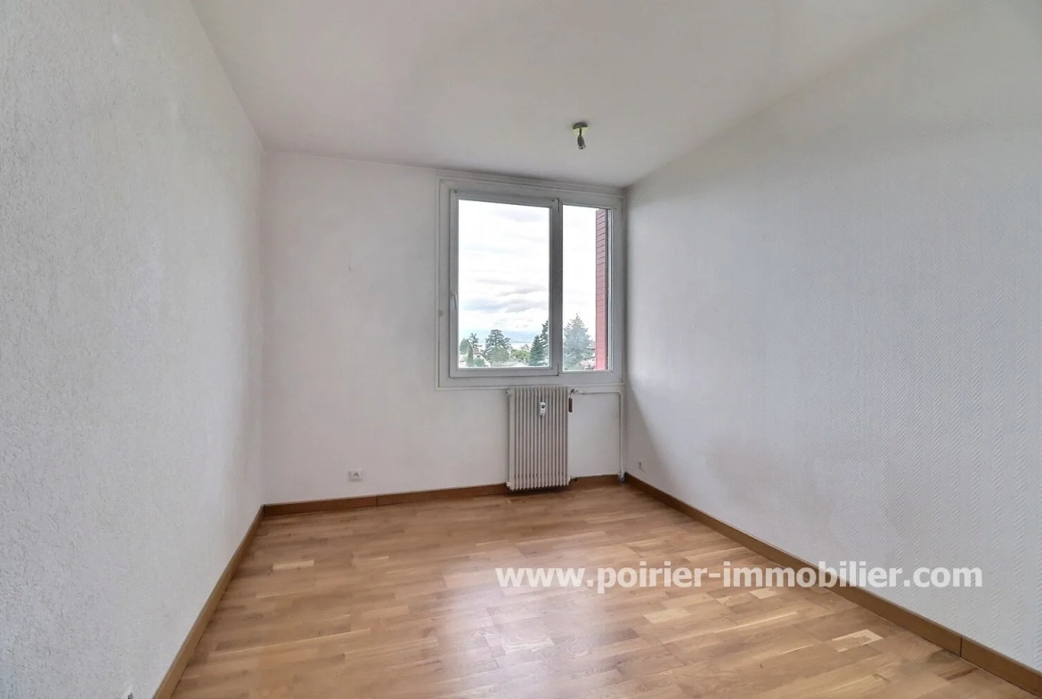 Appartement traversant de type 5 avec vue sur le lac 