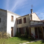 Maison Ancienne de 5 Pièces avec Jardin et Dépendances à Bazauges