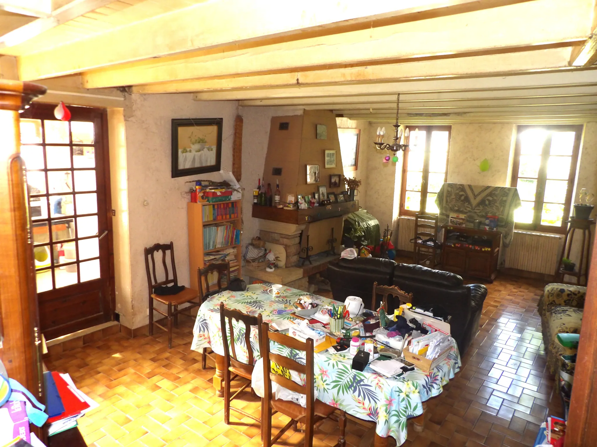 Maison Ancienne de 5 Pièces avec Jardin et Dépendances à Bazauges 