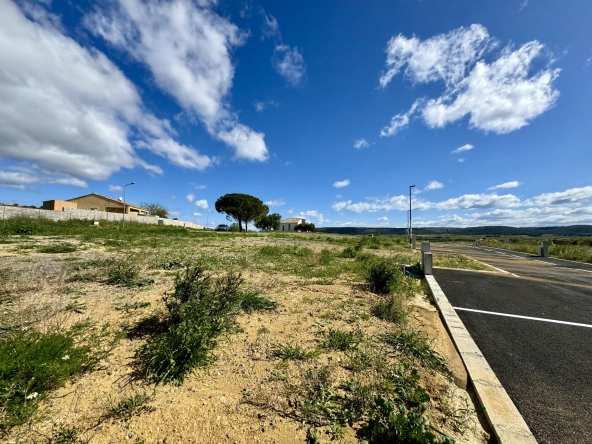 Terrain à bâtir de 360m2 au Pouget