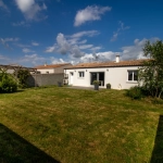 Single-Storey House - 3 Bedrooms - Garage - Garden - Saint-Savinien