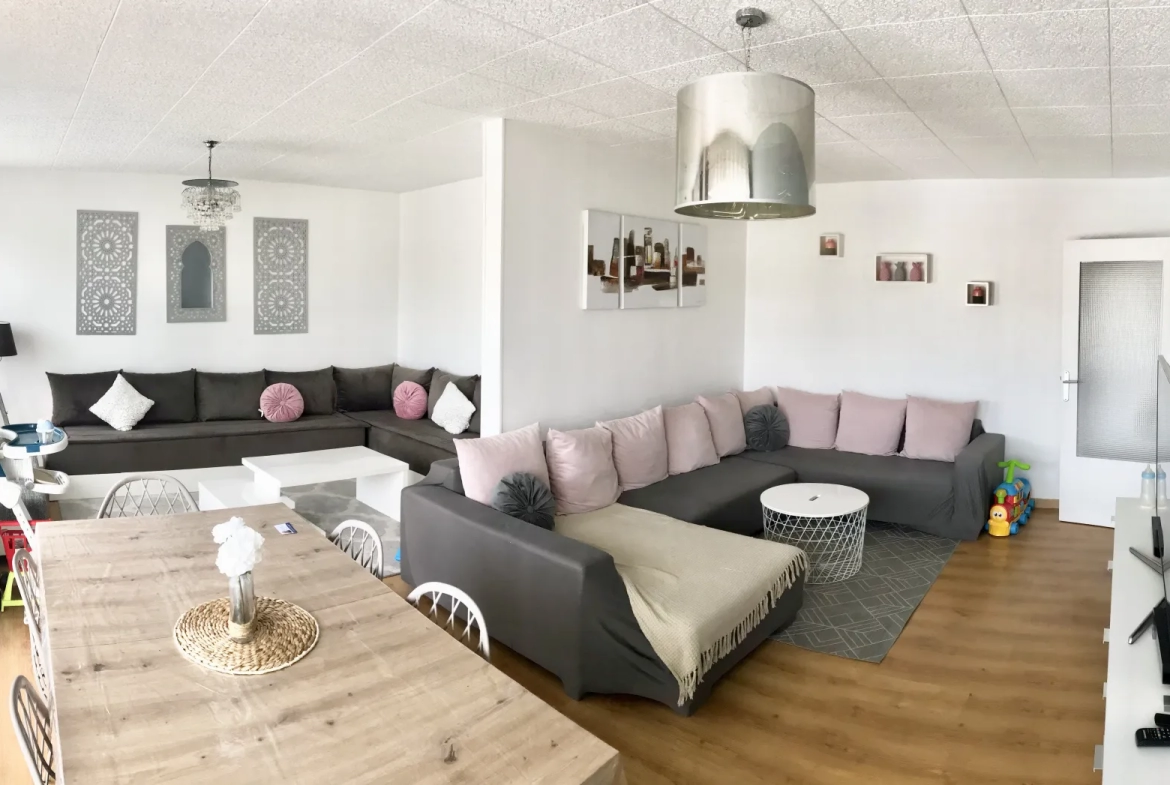 Appartement lumineux de 100m2 à Mantes-la-Ville 