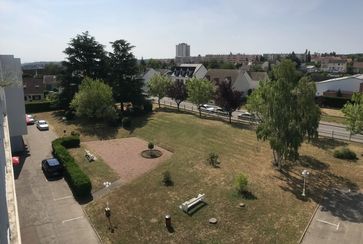 Appartement lumineux de 100m2 à Mantes-la-Ville 