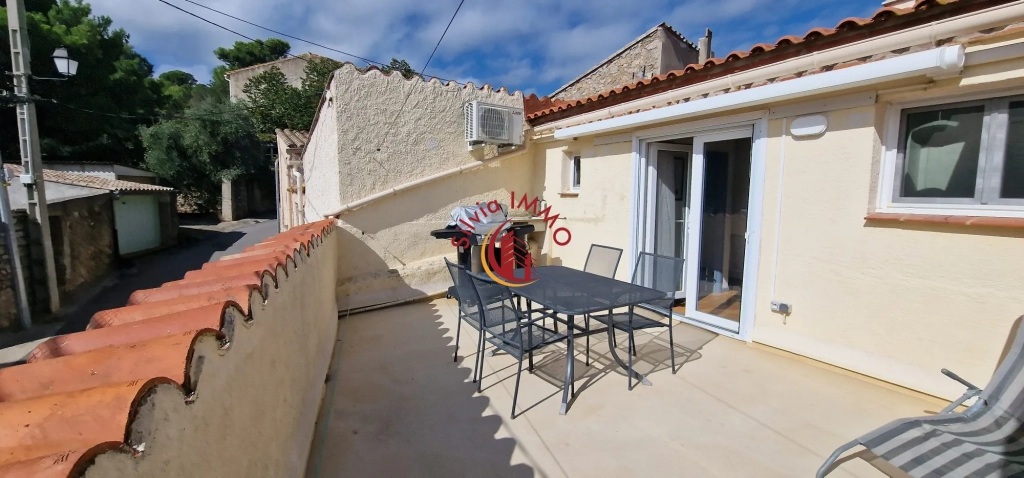 Maison de village à Paziols : 4 pièces, terrasse et vue agréable