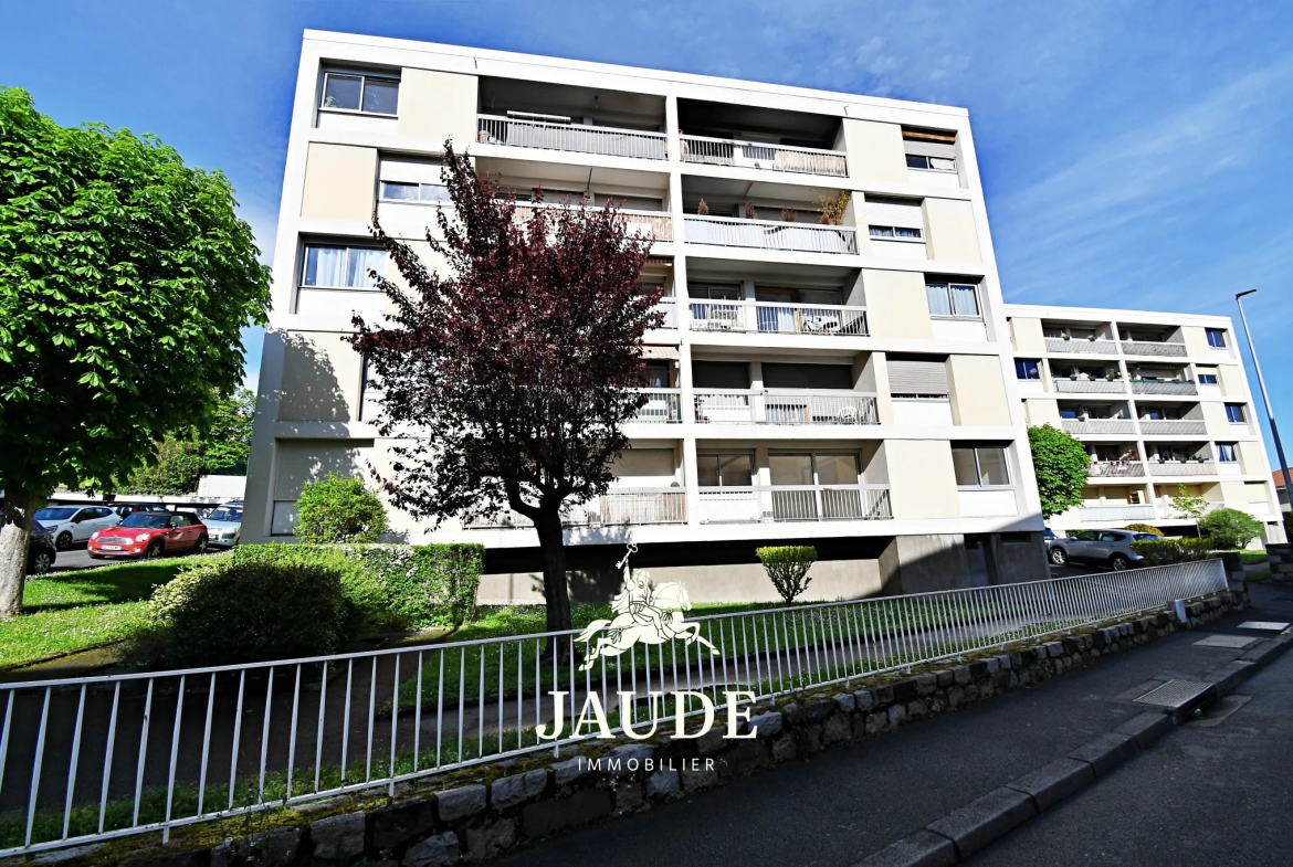 Appartement F4 de 69m2 à Clermont-Ferrand avec balcon et box couvert 