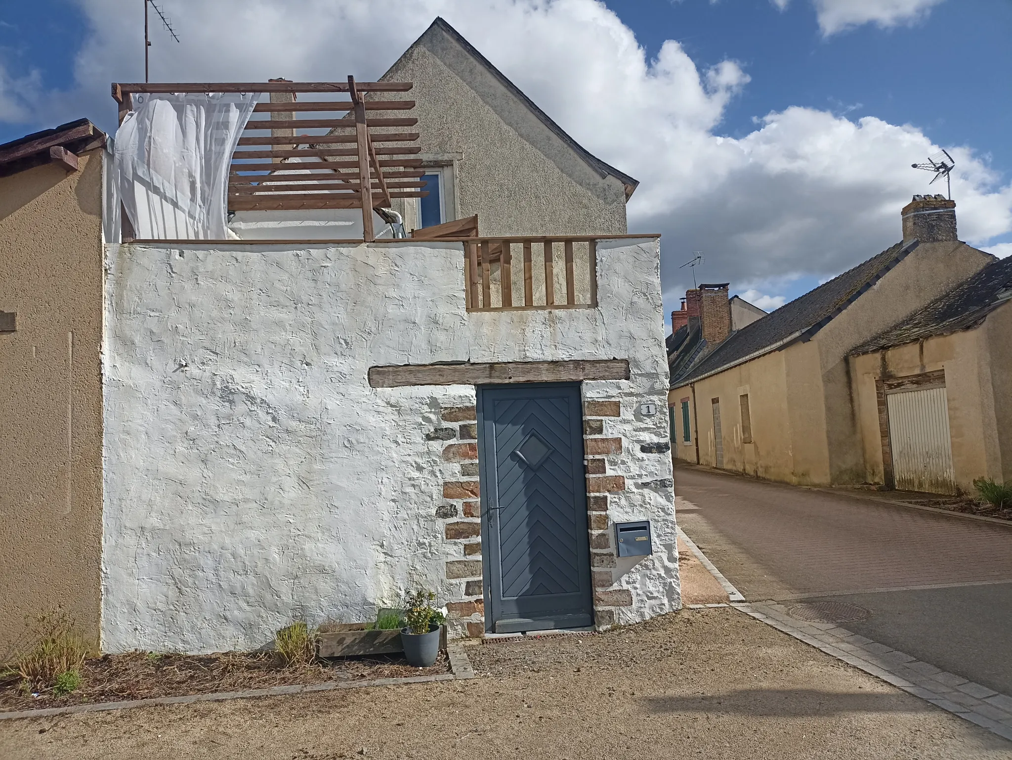 Maison de Village Rénovée à Beaumont Pied de Boeuf 