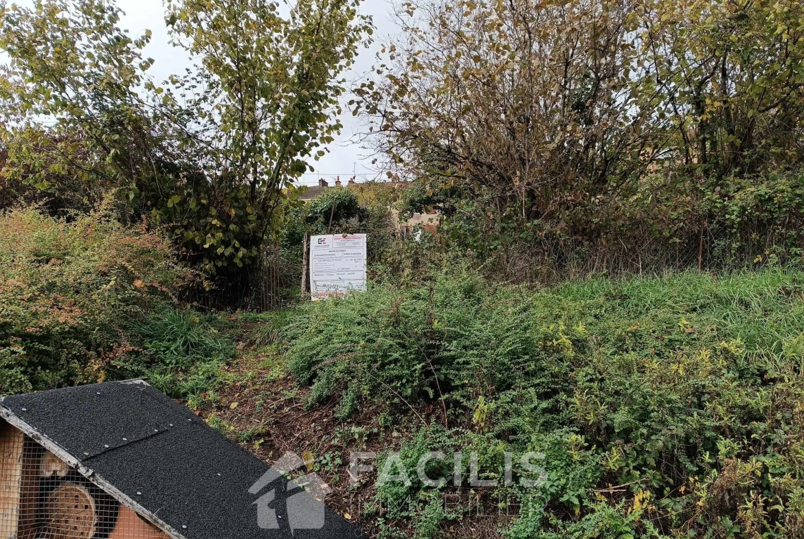 Terrain constructible de 791 m2 à vendre sur Le Creusot 