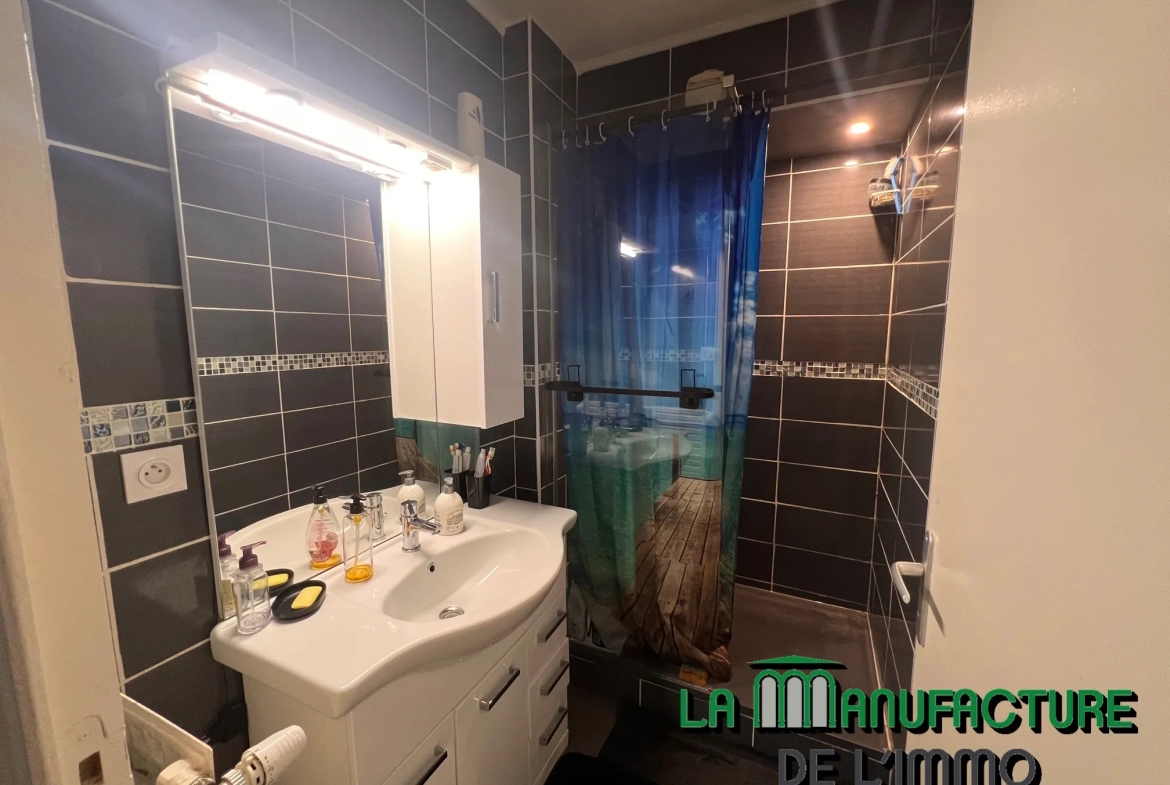 SAINT-ETIENNE / LA COTONNE - F2 Apartment with Tenants - 54,900€ 