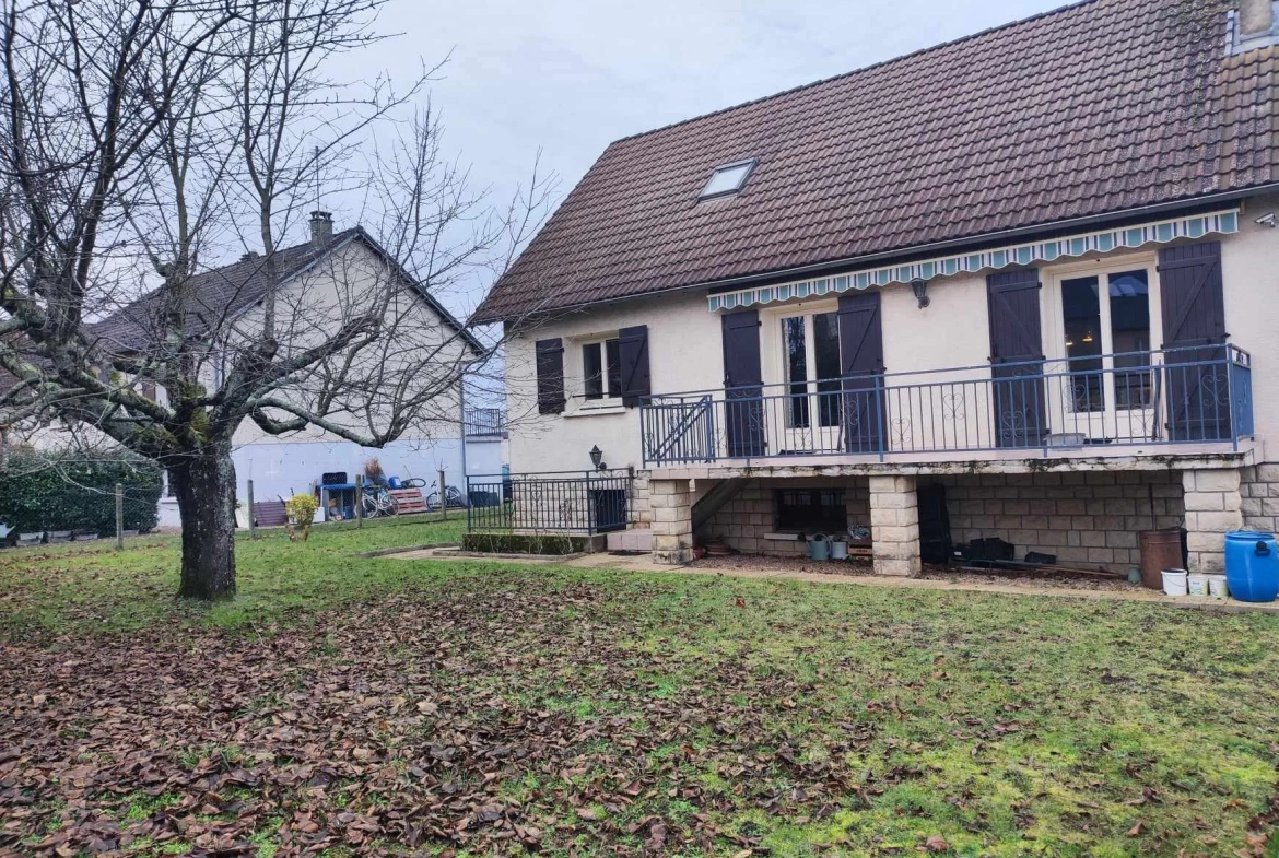 Belle maison de ville à Nevers avec 4 chambres 