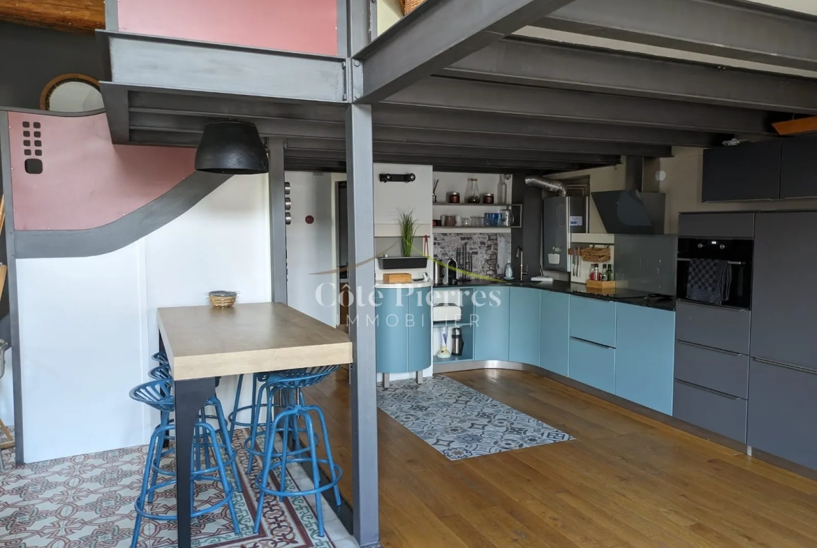 Bel Appartement de Type 3 Rénové à Nîmes avec Balcon 