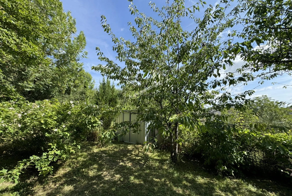 Maison de village en pierres avec jardin et terres à Limoux 