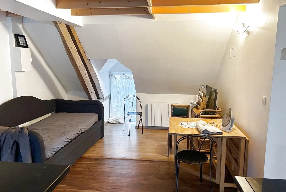 Immeuble de 180 m2 à Saint-Céneri-le-Gérei 