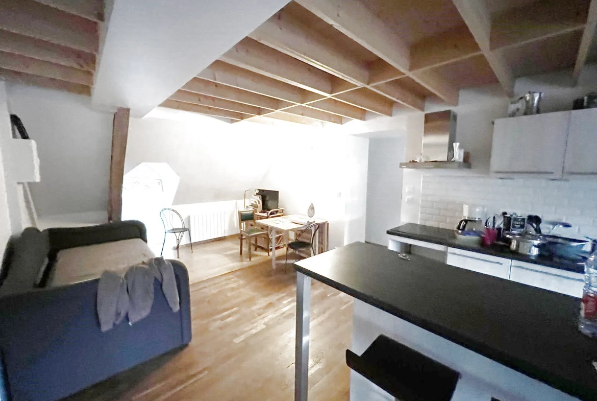 Immeuble de 180 m2 à Saint-Céneri-le-Gérei 