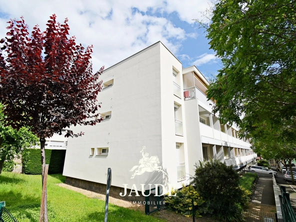 Appartement F3bis 76m2 avec Balcon et Garage Fermé à Clermont Ferrand