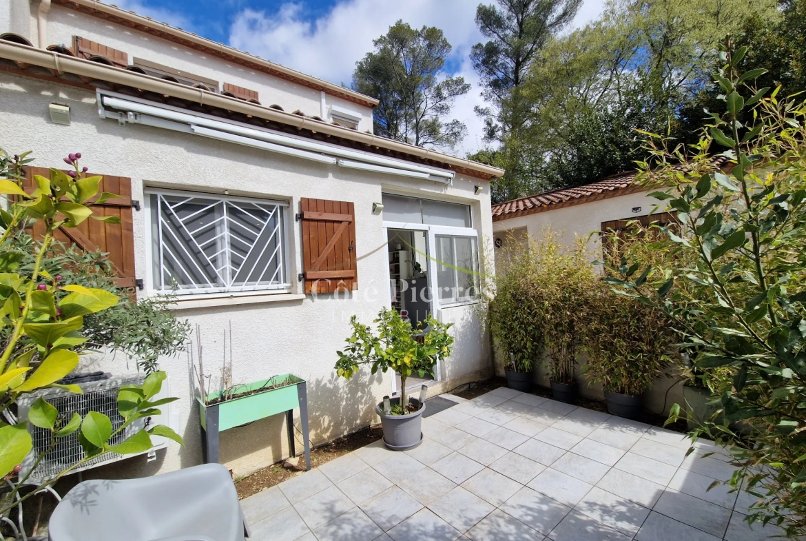 Belle Maison à Nîmes avec Chambre Climatisée et Garage 