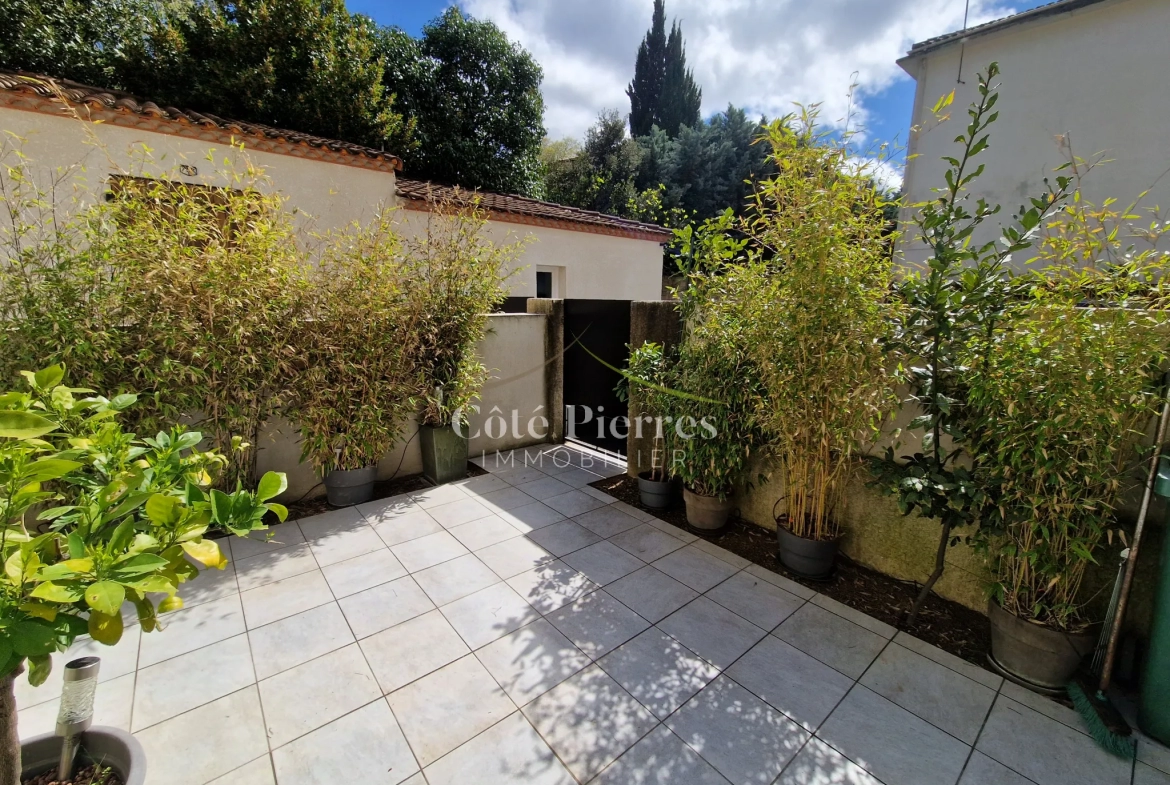 Belle Maison à Nîmes avec Chambre Climatisée et Garage 