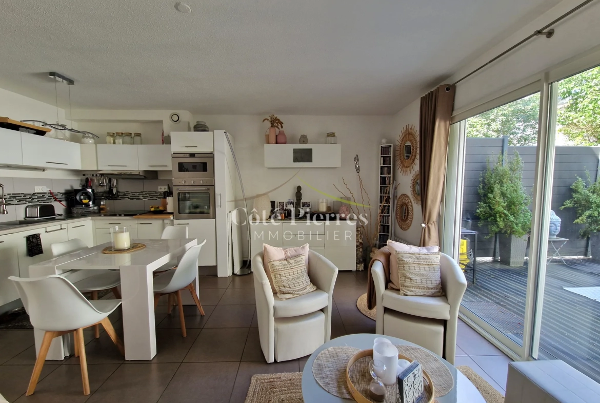 Belle Maison à Nîmes avec Chambre Climatisée et Garage 