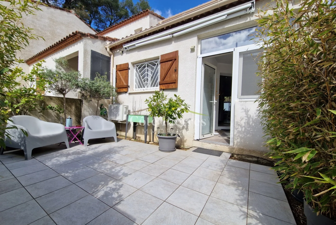 Belle Maison à Nîmes avec Chambre Climatisée et Garage 