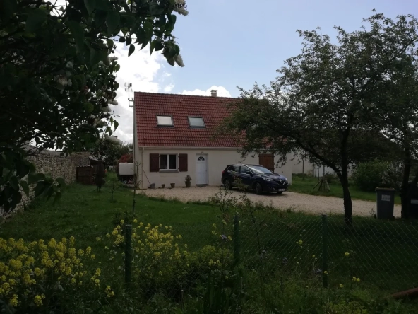 Belle maison traditionnelle à Angerville avec 4 chambres