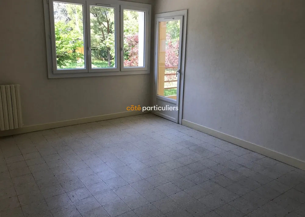 3-room Apartment in Draguignan - Investment Opportunity 