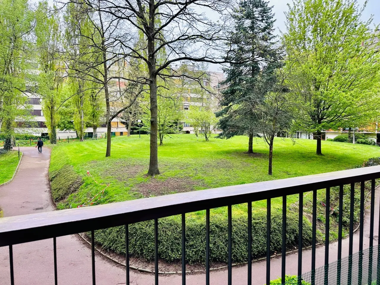 Appartement avec piscine et balcon - Fontenay le Fleury 