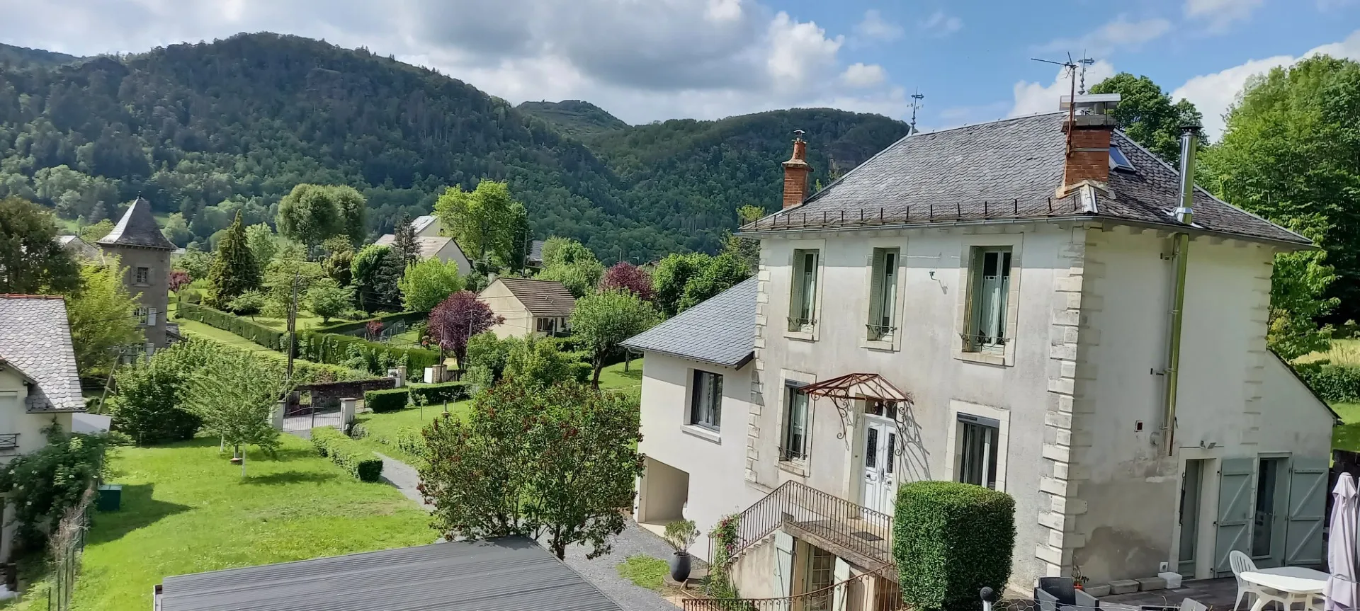 Belle Maison en Pierre 1930 à Aurillac 