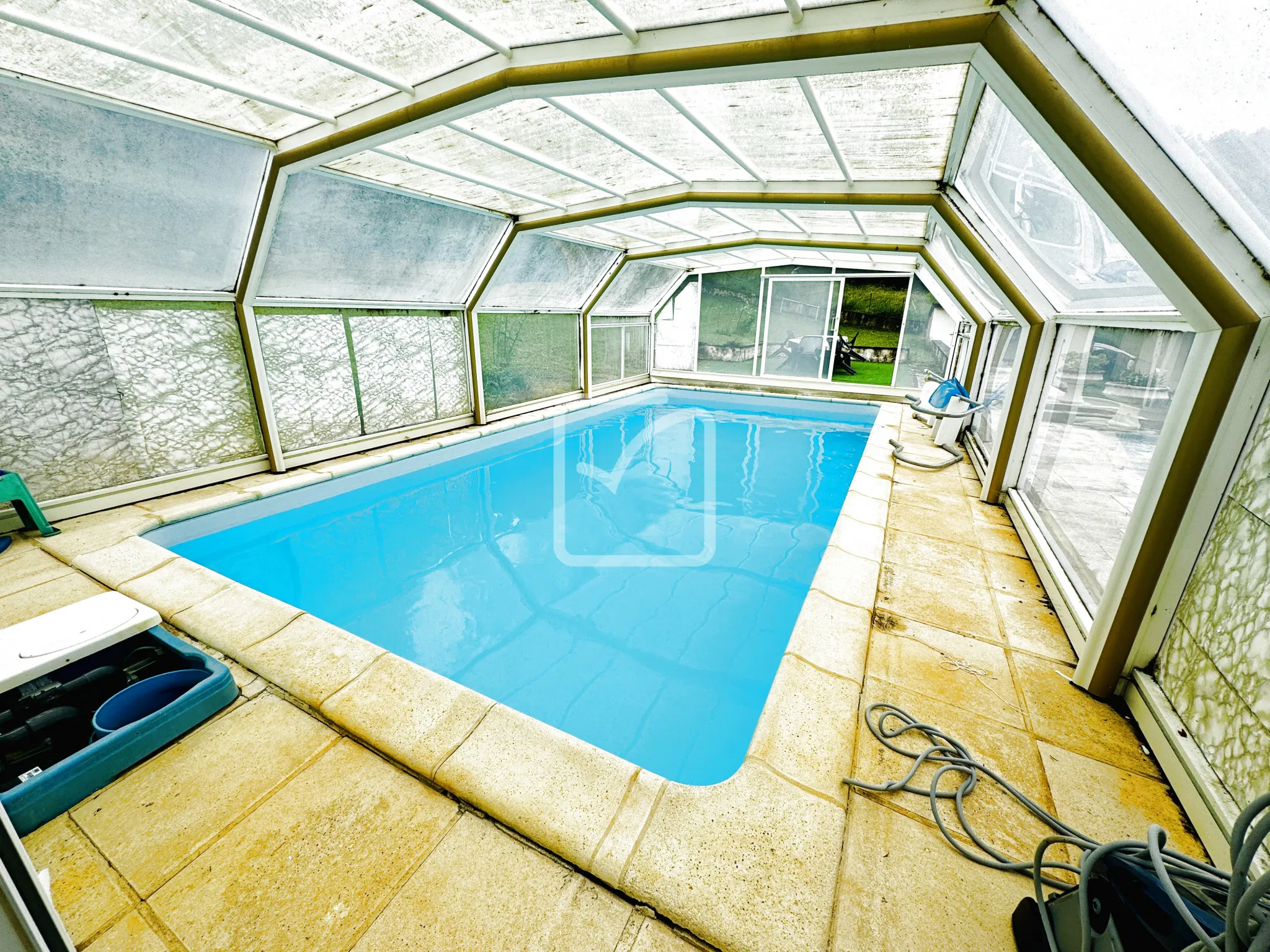 Pavillon de 106m2 avec piscine couverte à Salviac 