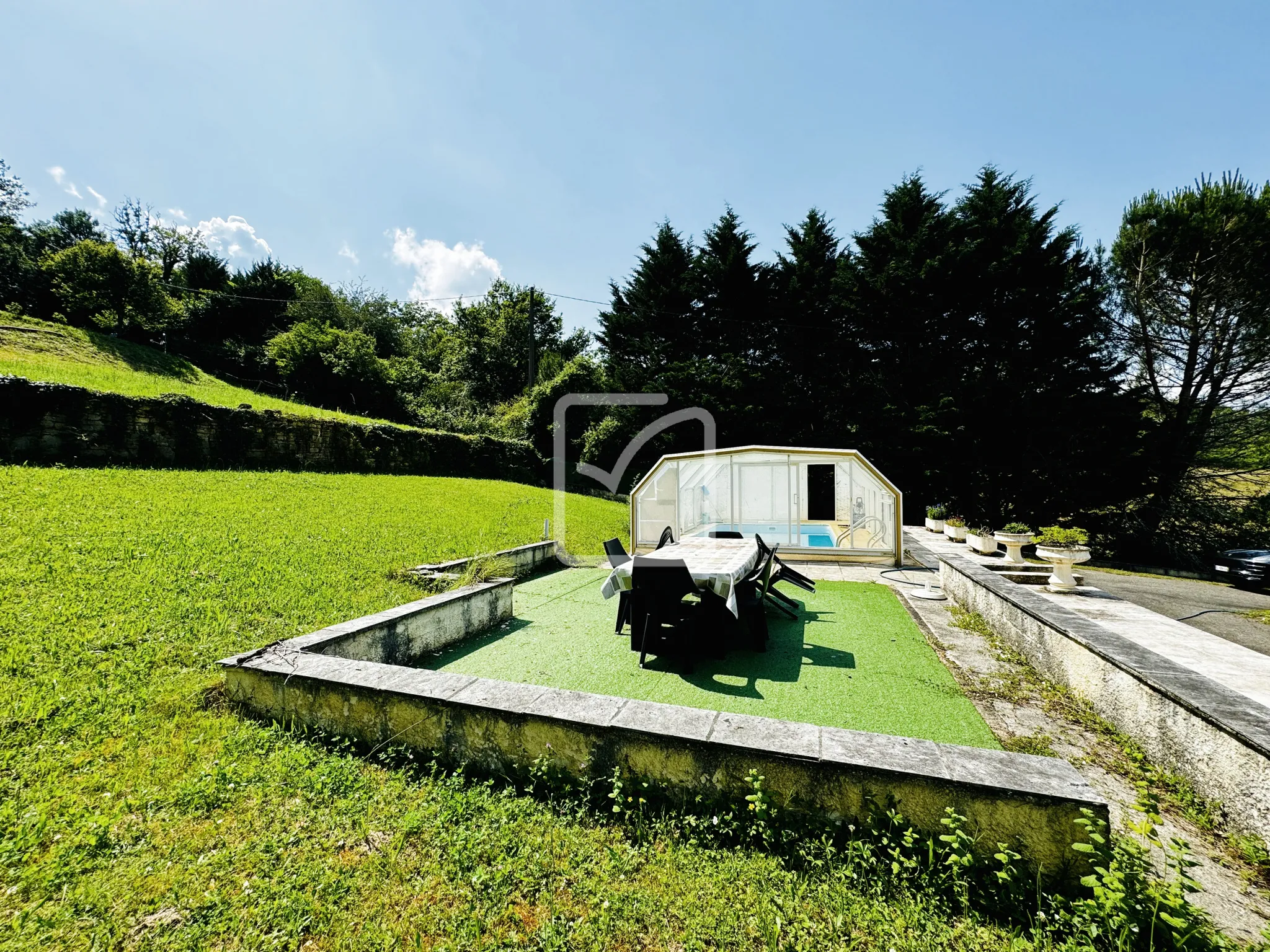 Pavillon de 106m2 avec piscine couverte à Salviac 