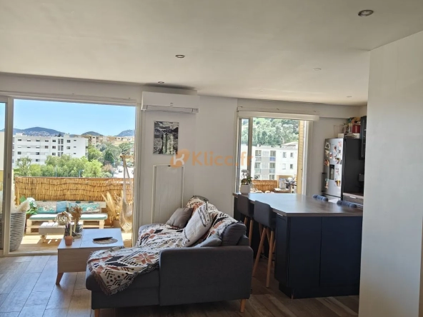 Appartement T3 à Mandelieu Capitou avec Belle Terrasse et Parking Privé