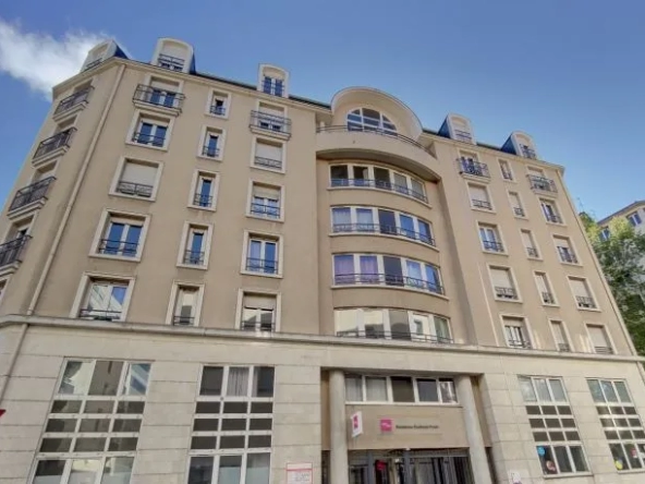 Furnished Studio in Lyon 7th - Investment Opportunity