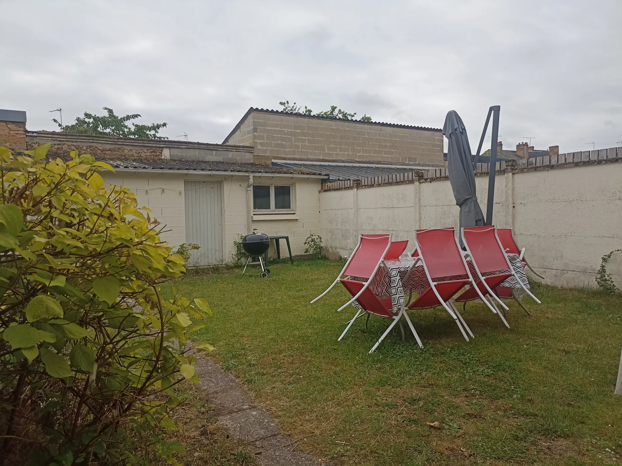 Maison de ville charmante avec jardin à La Flèche 