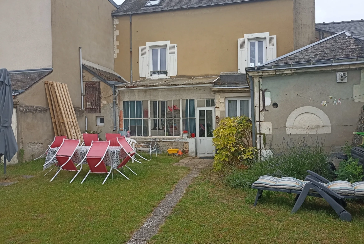 Maison de ville charmante avec jardin à La Flèche 