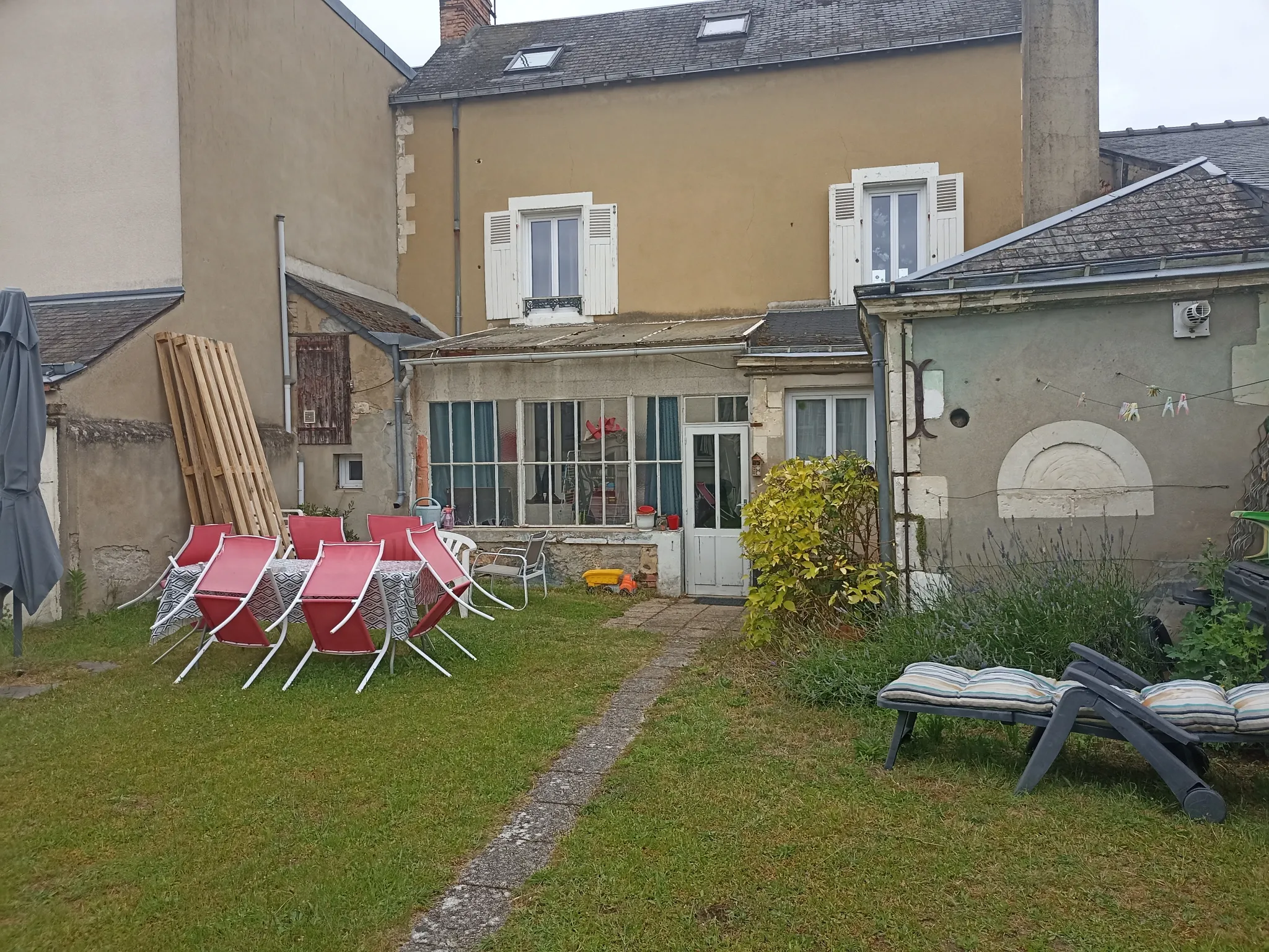 Maison de ville charmante avec jardin à La Flèche 