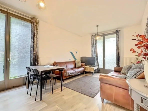 Appartement T3 avec Terrasses et Parking à Loos