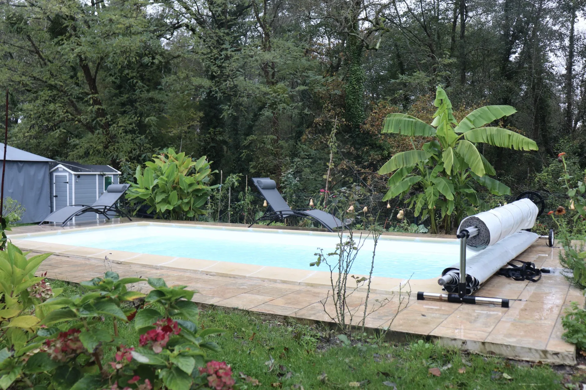 Maison Moderne avec Piscine à Berson 