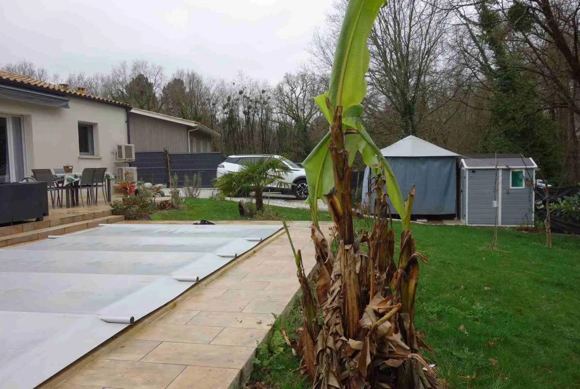 Maison Moderne avec Piscine à Berson 