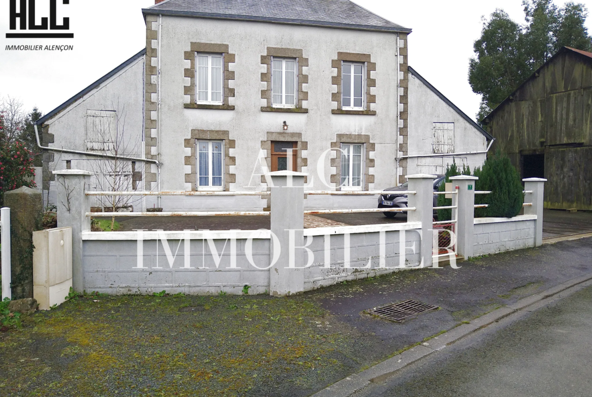 Maison de Bourg de 112.13 m2 à Restaurer à St Aubin du Desert 