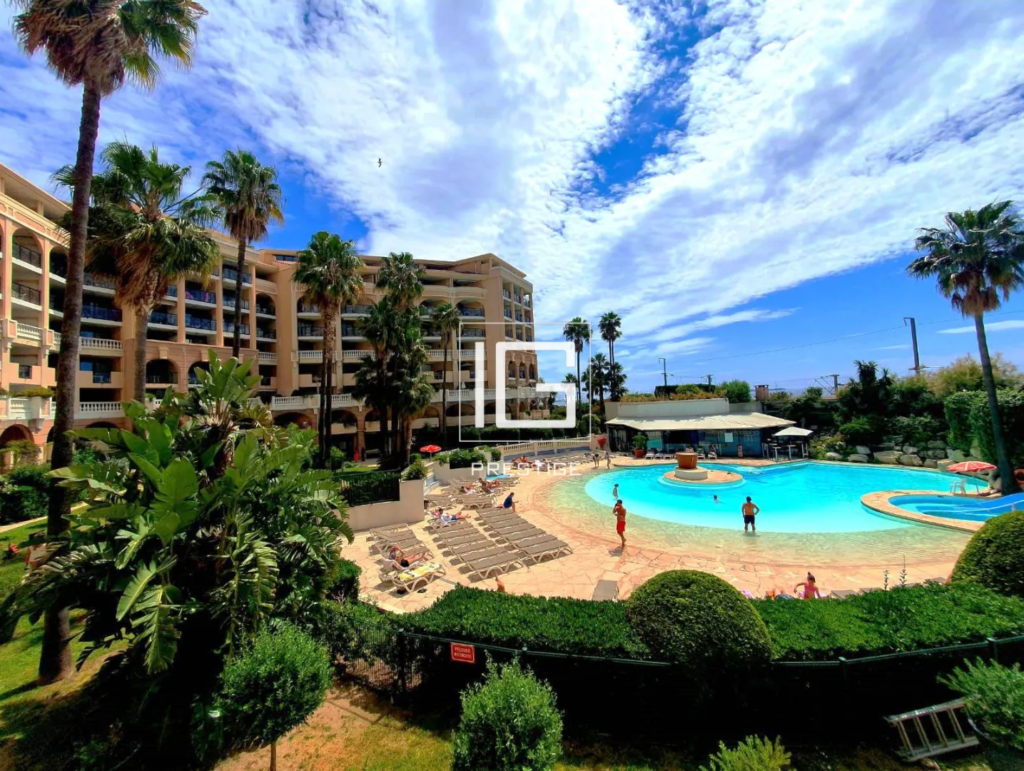 Appartement 2 pièces avec parking dans résidence sécurisée à Cannes