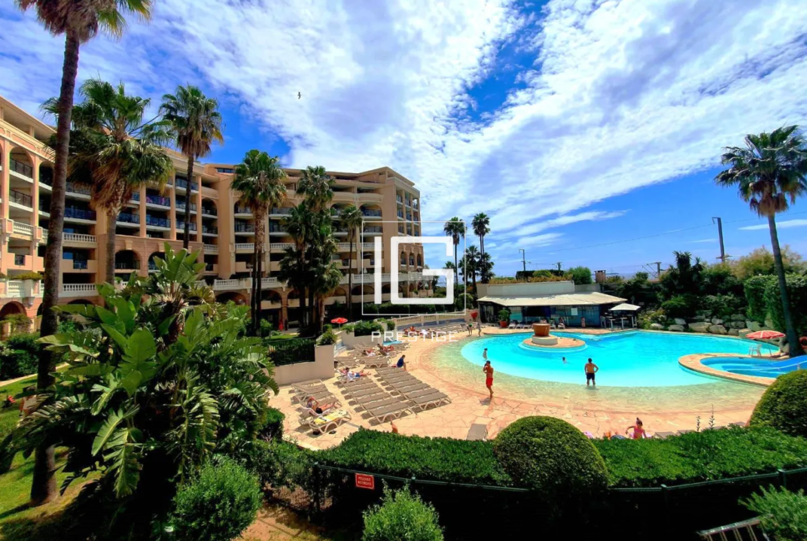 Appartement 2 pièces avec parking dans résidence sécurisée à Cannes 